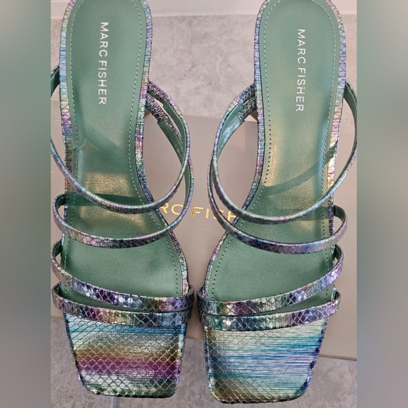 NIB Marc Fisher Kristin Sandal- Iridescent Multicolor - Picture 6 of 7